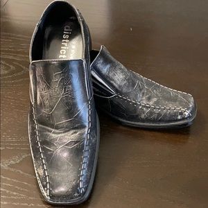 District 3 men’s shoes